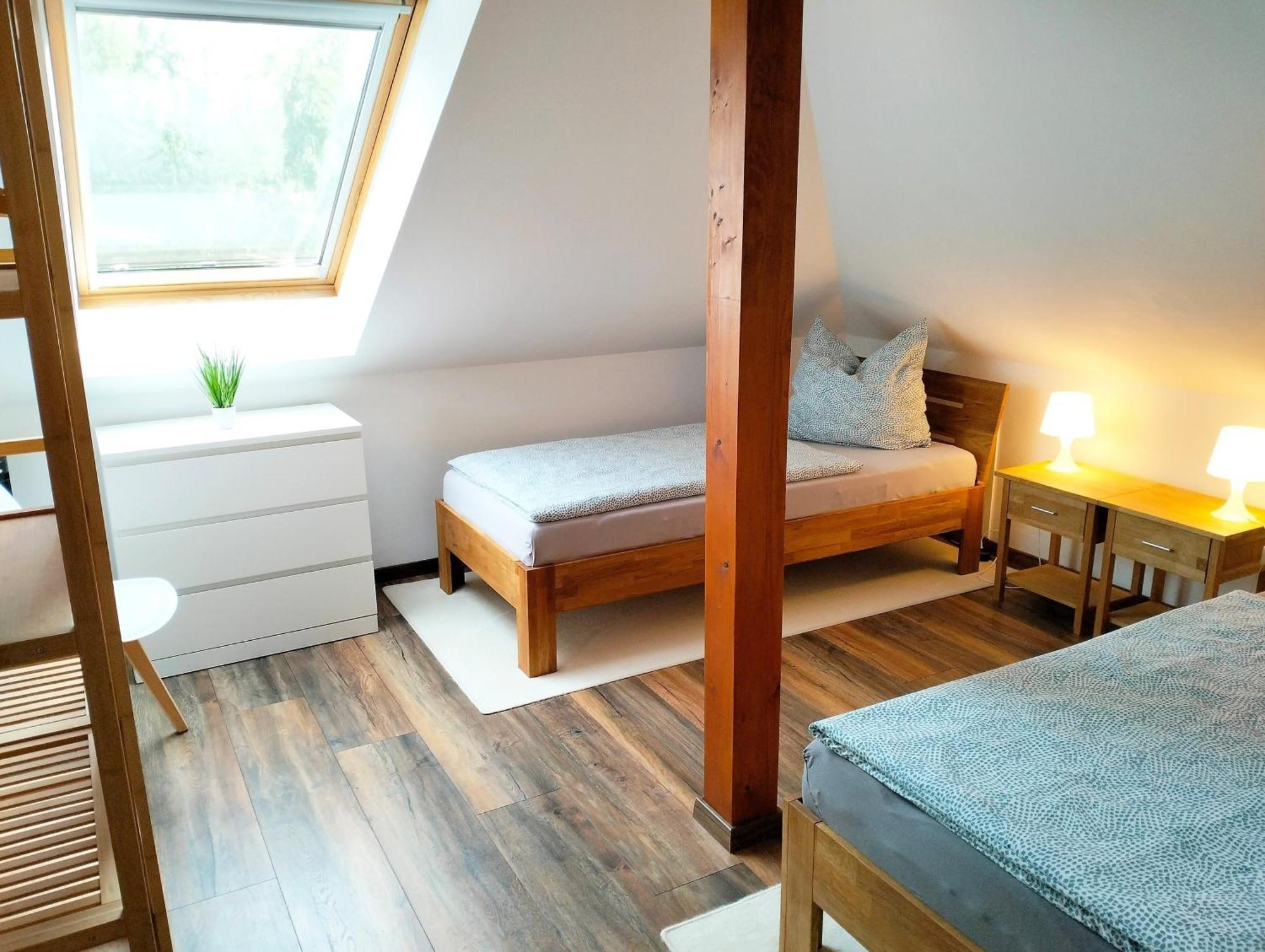 Ferienwohnung Am Waldesrand - Garten, Terrasse, Grill, Luftkuehler, Massagesessel, Kinderspielecke, Spielekonsole Cottbus Eksteriør bilde