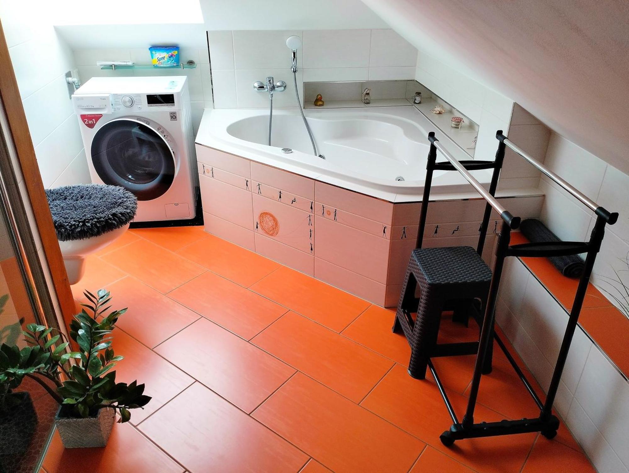 Ferienwohnung Am Waldesrand - Garten, Terrasse, Grill, Luftkuehler, Massagesessel, Kinderspielecke, Spielekonsole Cottbus Eksteriør bilde