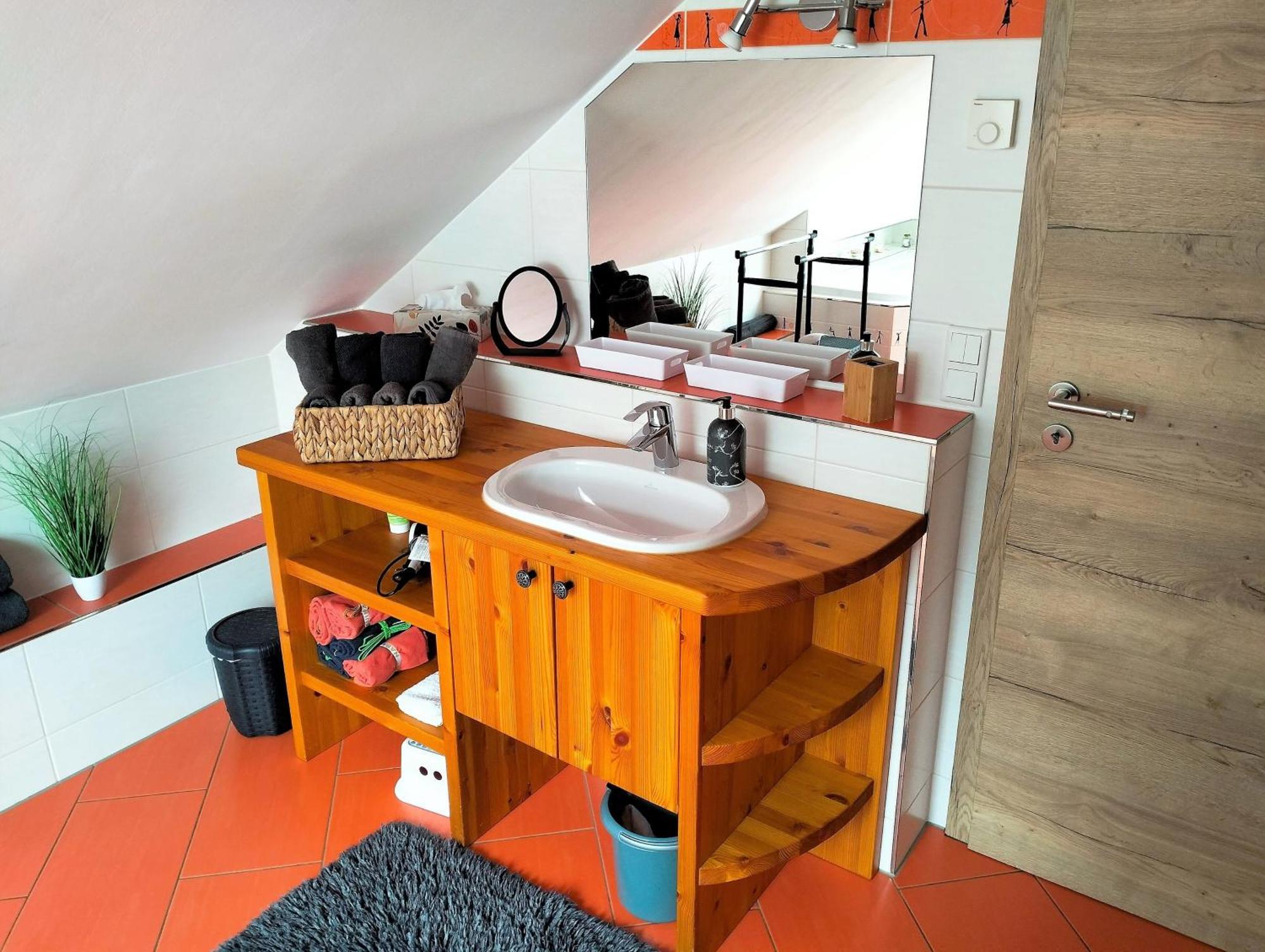 Ferienwohnung Am Waldesrand - Garten, Terrasse, Grill, Luftkuehler, Massagesessel, Kinderspielecke, Spielekonsole Cottbus Eksteriør bilde